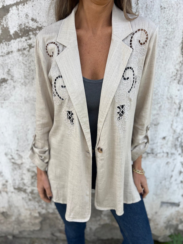 Camisa con bordados