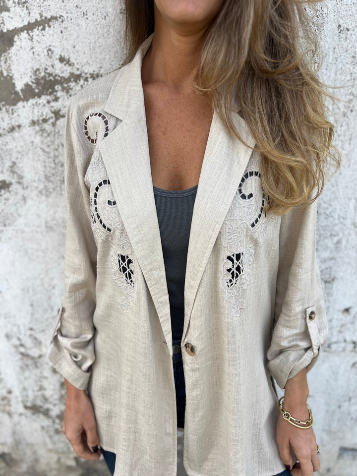 Camisa con bordados