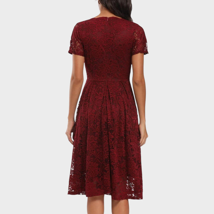 Mara – Vestido de Encaje Floral