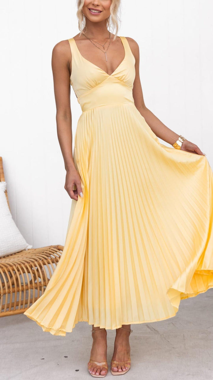 Aby - Vestido largo plisado amarillo con escote en V
