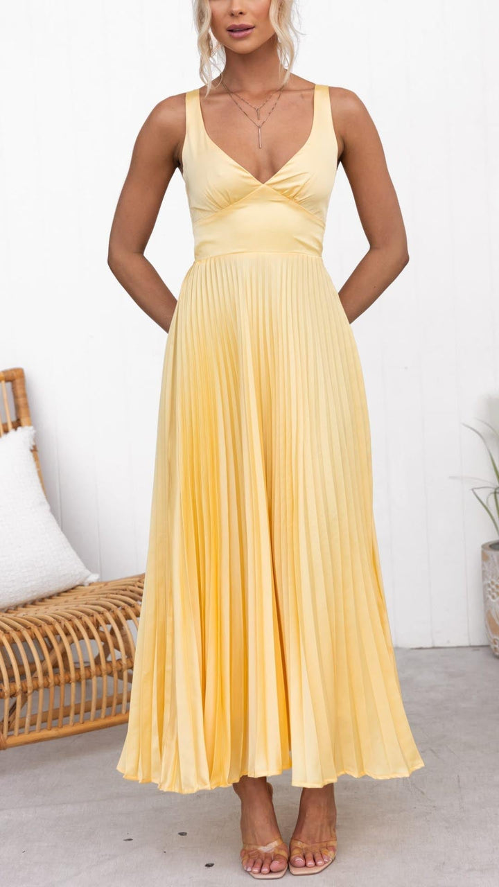 Aby - Vestido largo plisado amarillo con escote en V